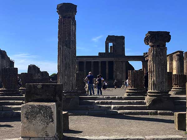 pompeii ruins