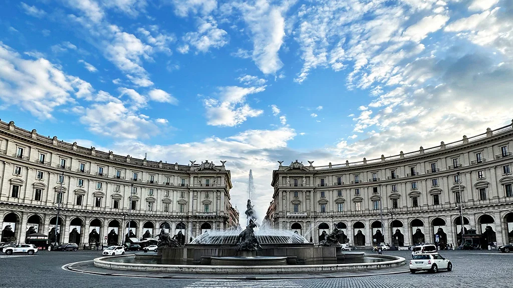 Piazza della Repubblica in Rome wih a cloudy sky Piazza della Repubblica in Rome wih a cloudy sky