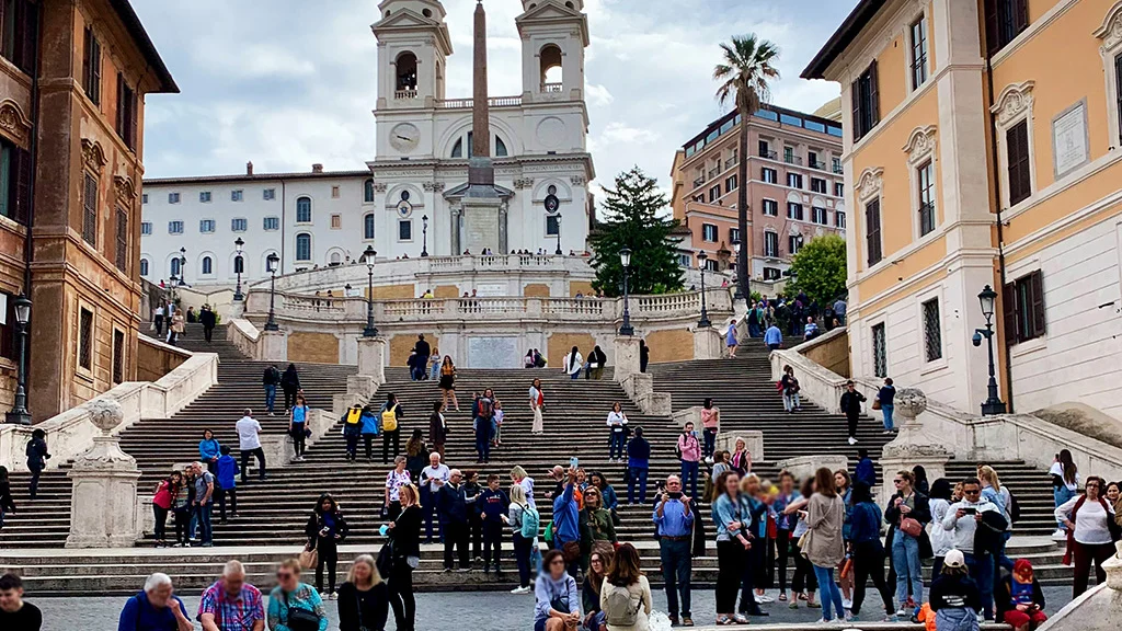 spanish steps piazza di spagna in Rome Spanish Steps with crowds of people in Rome
