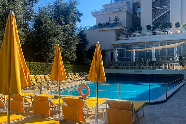 Sorrento Hotel Continental Pool August