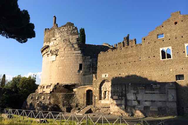 appia antica tomb cecilia metella