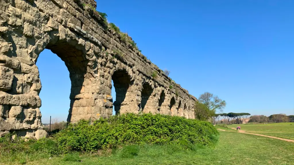 aqueduct park claudio path view