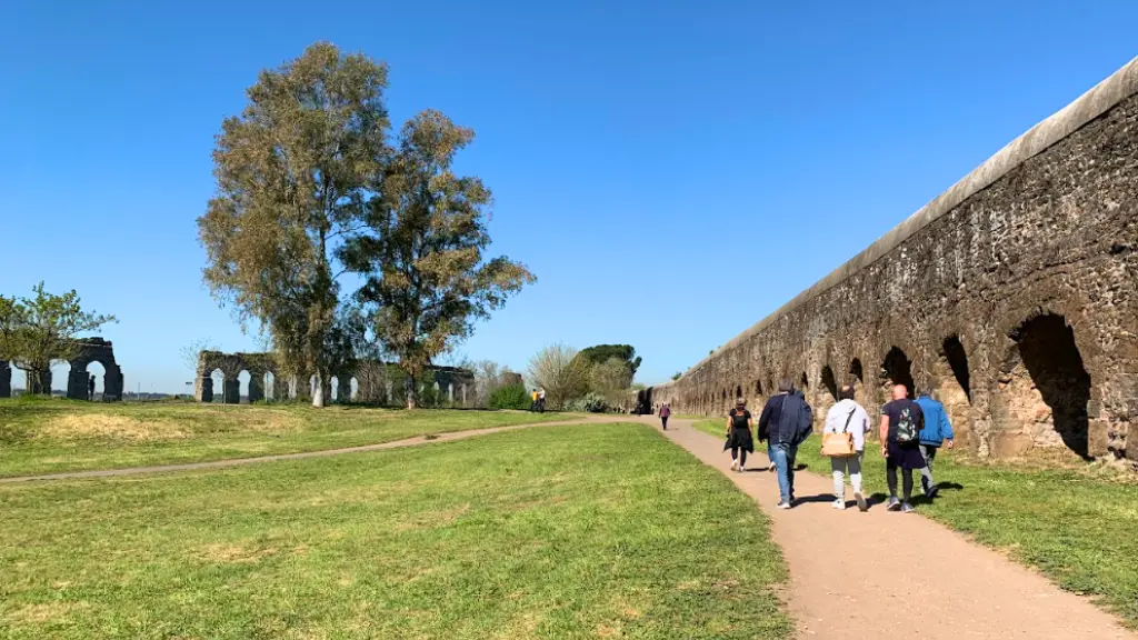 aqueduct park felice path walkers aqueduct park felice path walkers
