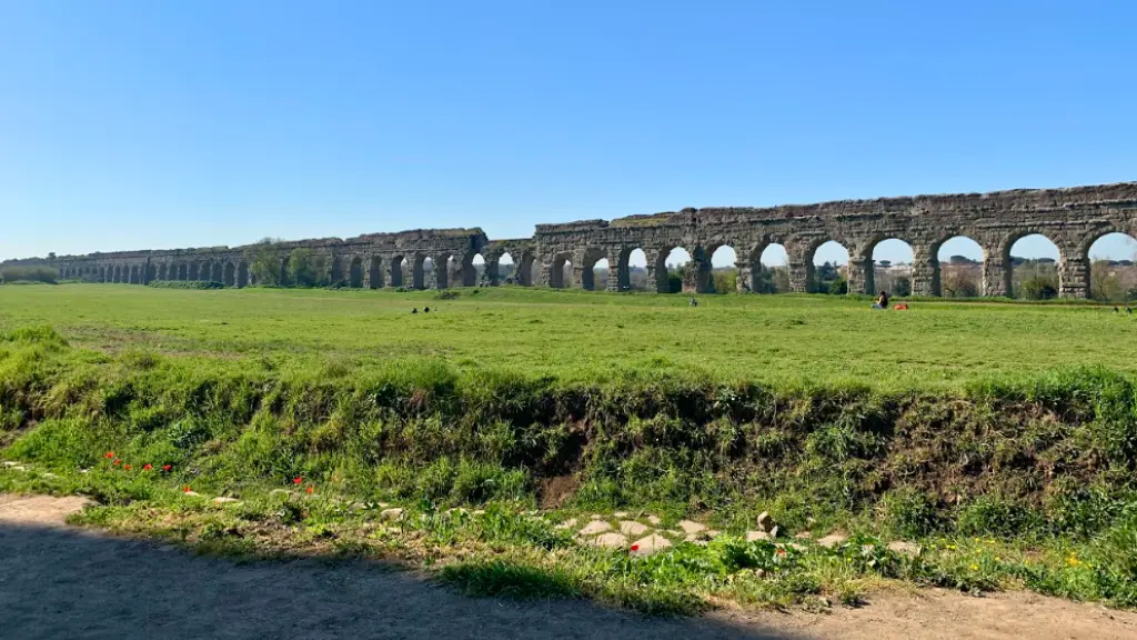 aqueduct park ruins claudio long view