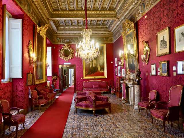 barracco museum ornate room