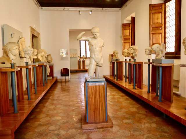 barracco museum sculpture gallery
