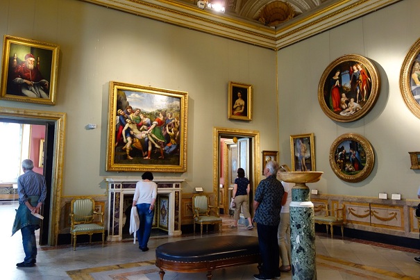 uncrowded room inside galleria borghese
