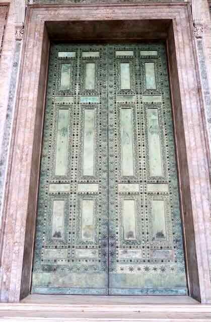 bronze doors of the Lateran palace