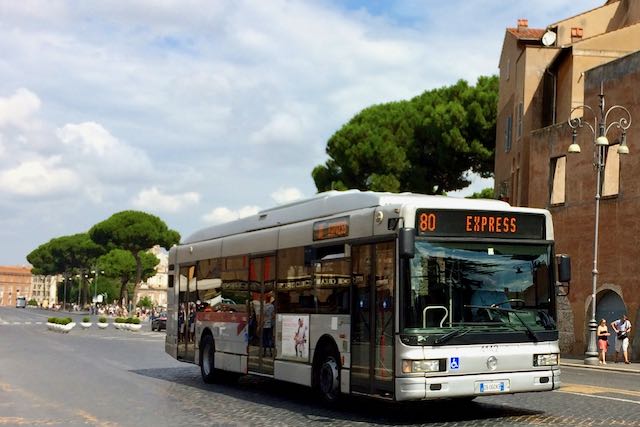 bus in rome