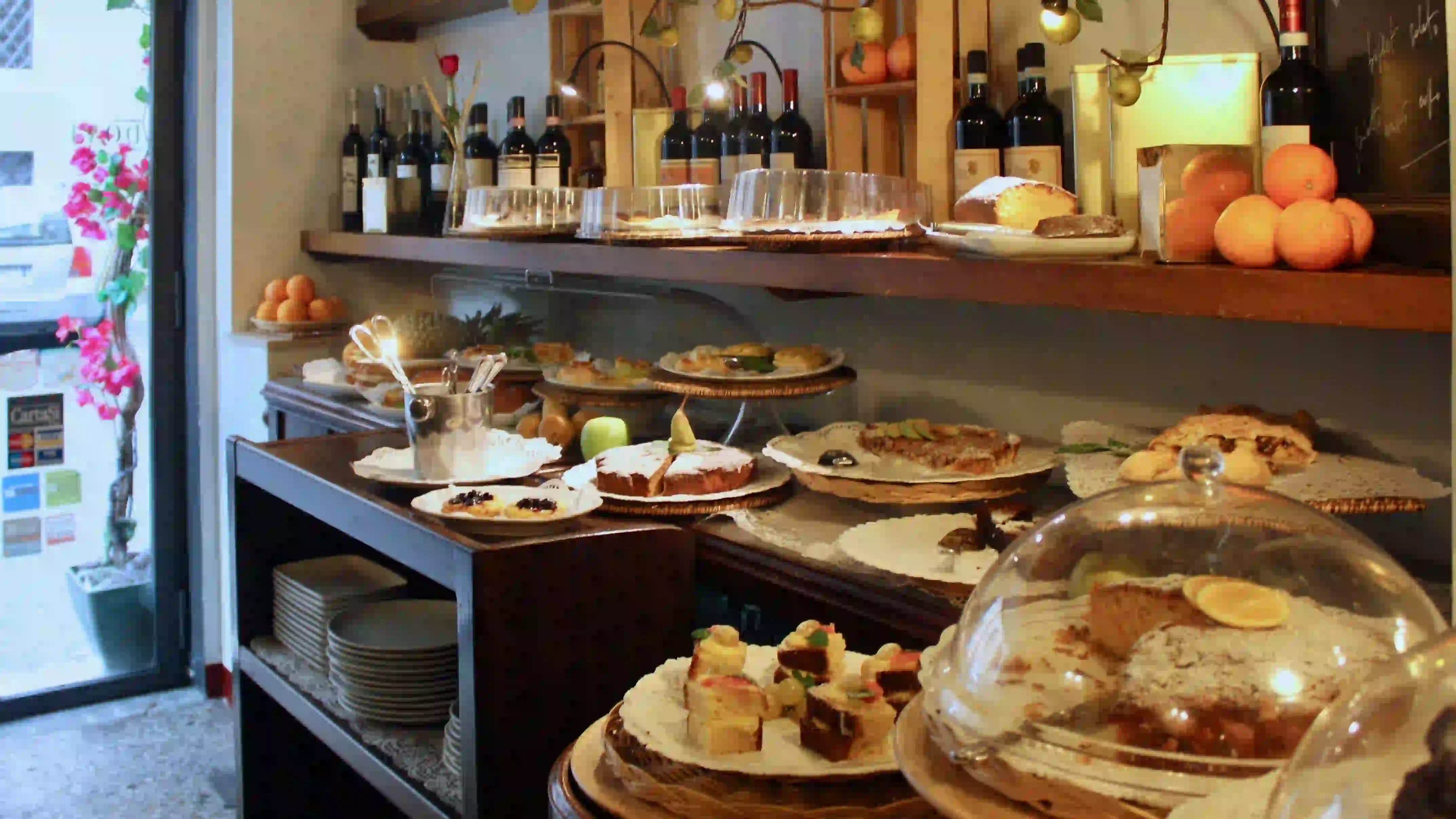 Caffe Novecento in Rome cafe novecento cakes