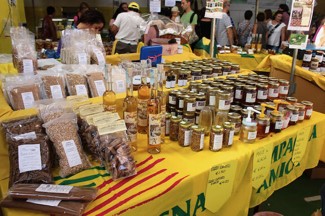 honey, jams and other local products at campagna amica
