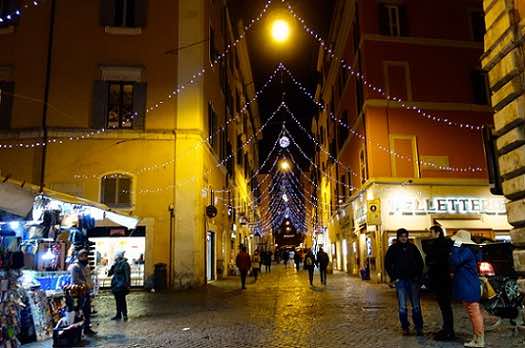 campo dei fiori during the holidays in rome