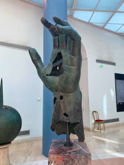 capitoline museums bronze hand constantine