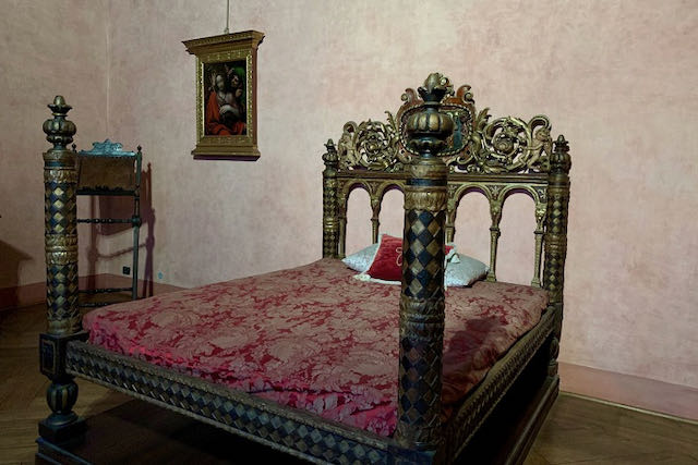Pope Paul III bed Pope Paul III bed