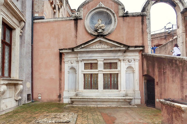 Pope Leo X niche Pope Leo X niche