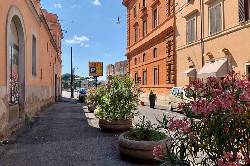 neighborhood near colosseum