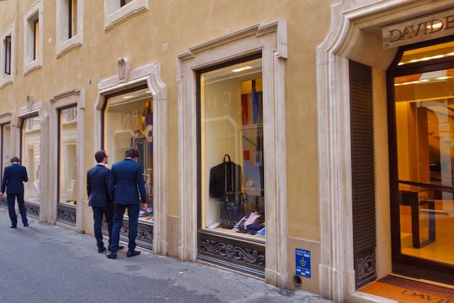 italian men window shopping italian men window shopping