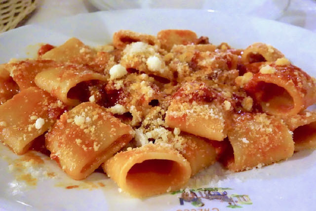 mezze maniche pasta with tomato sauce