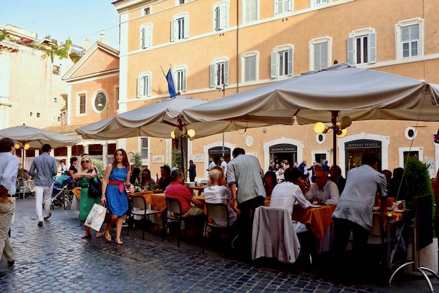 Outdoor Dining in Rome