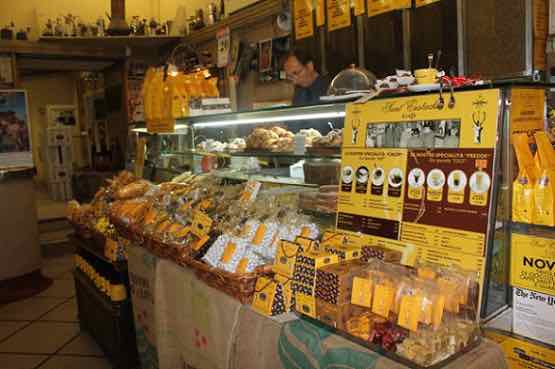 coffee and gifts at caffe sant eustachio