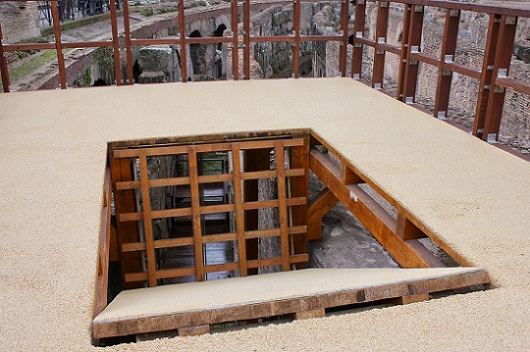 colosseum trap door colosseum trap door