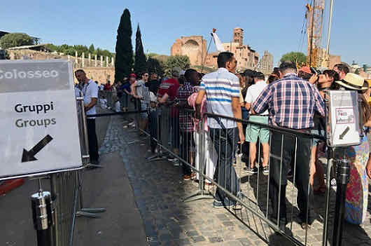 Colosseum. Line for tickets Colosseum. Line for tickets