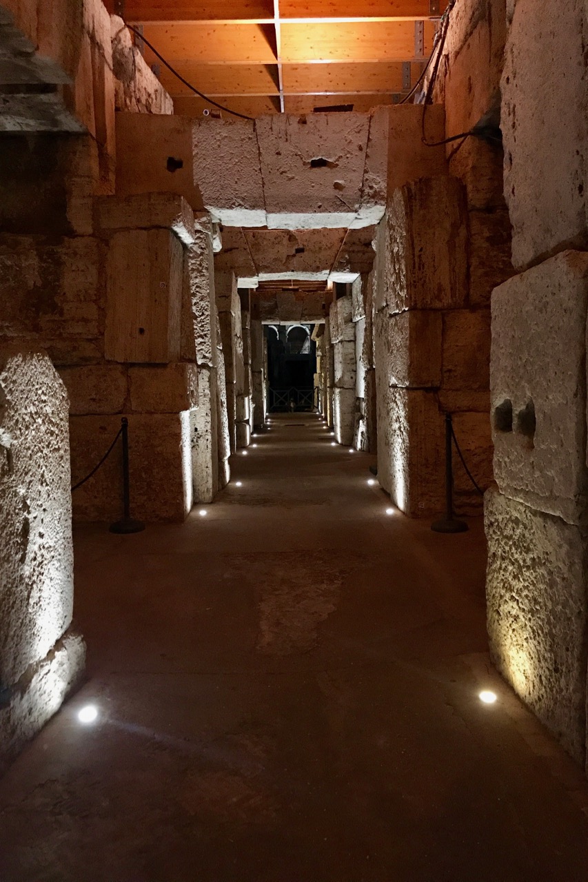 koloseum v podzemí noční prohlídka