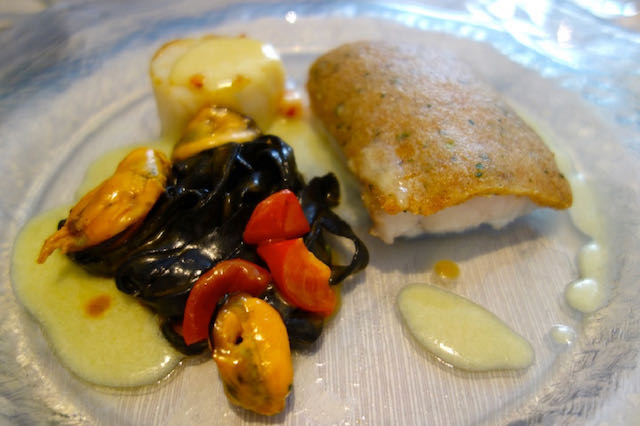 Crispi19. Classic plate with seafood