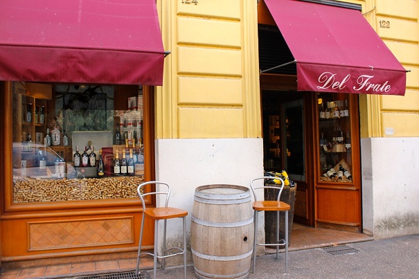 Del Frate is one of the loveliest wine bars in Rome and a popular local spot. The interior design is warm and inviting and romantic. del frate
