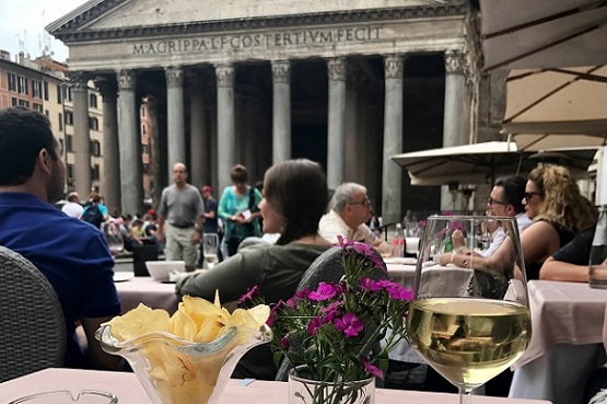 drinking wine near rome pantheon