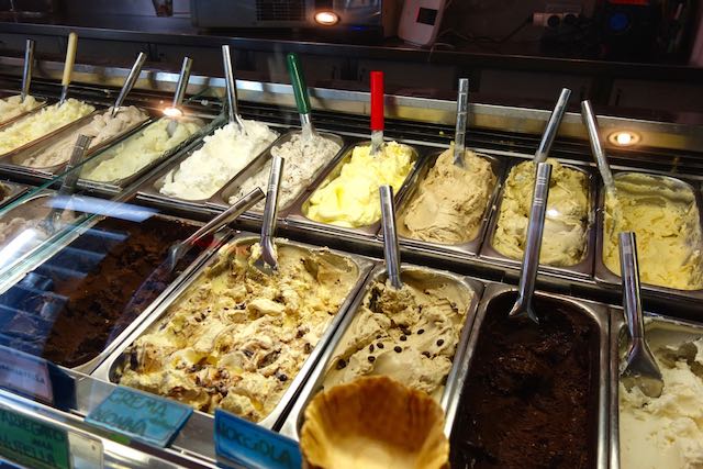 gelato flavors at fiocco di neve