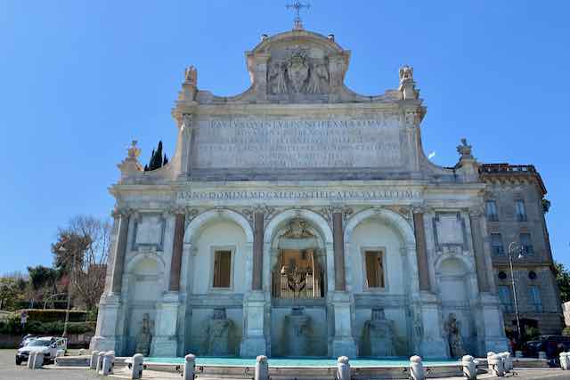 the fontanone - rome's biggest fountain rome's biggest fountain