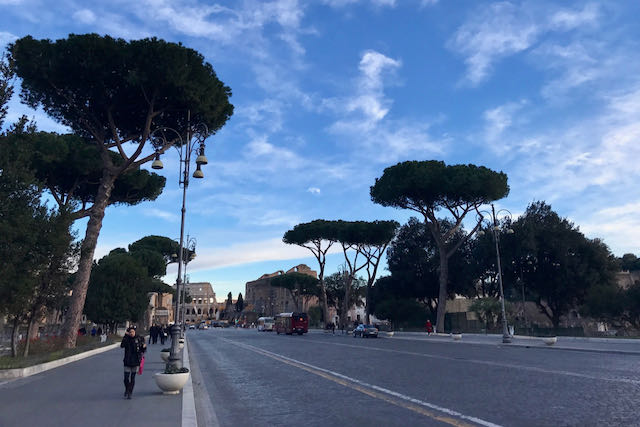 via dei fori imperiali, easy to navigate in a wheelchair