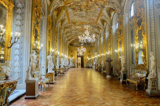 galleria doria pamphilj inside view