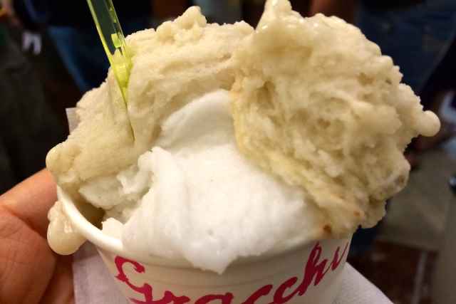 Gelateria dei Gracchi banana and coconut flavored gelato