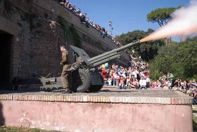 Janiculum Rome. The firing of the Cannon