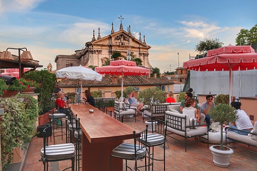 trevi fountain neighborhood