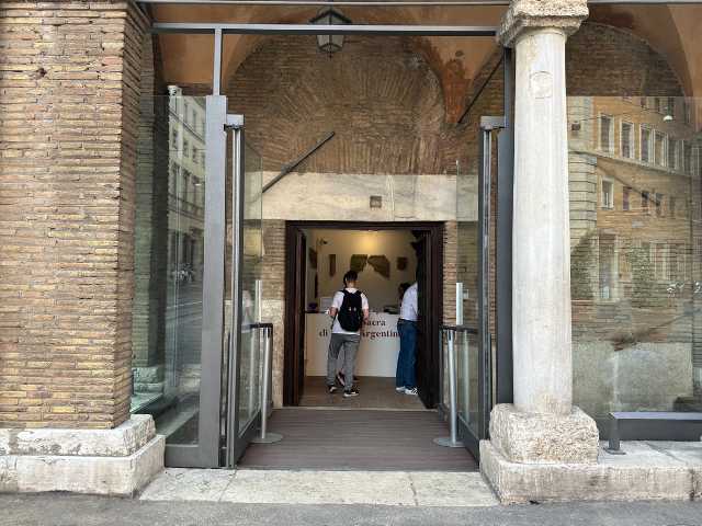 ticket office entrance of largo di torre argentina site