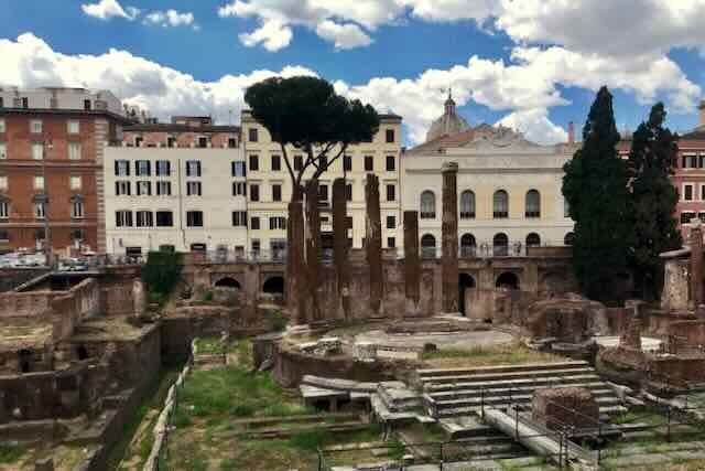 Largo di Torre Argentina Largo di Torre Argentina