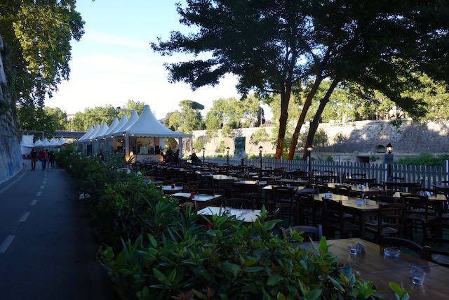 roma estate lungotevere - rome in summer along the tiber