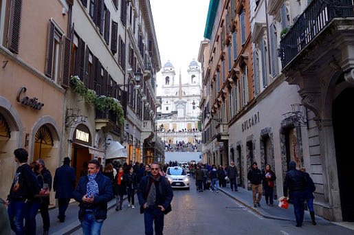 how people dress in march in rome