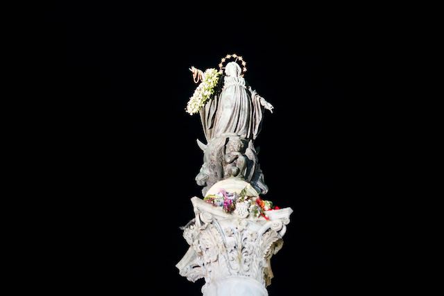 mignanelli madonna christmas wreath mignanelli madonna christmas wreath