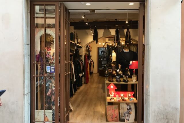 monti boutique shopping