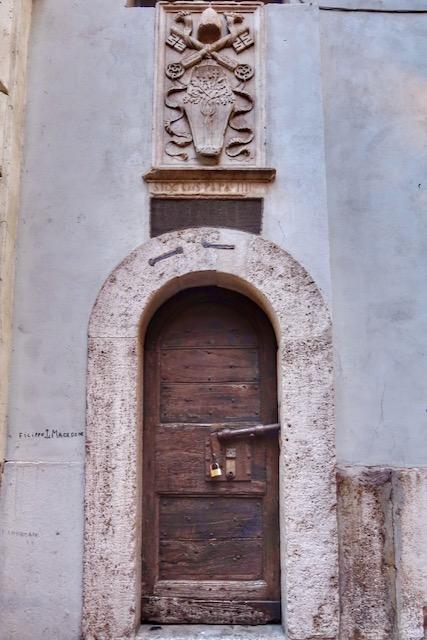 pin trevi fountain to spanish steps