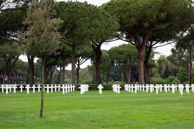Rome nettuno cemetery crosses Rome nettuno cemetery crosses