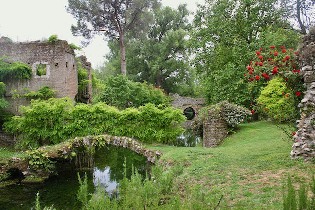 bridges at the gardens of ninfa the gardens at ninfa