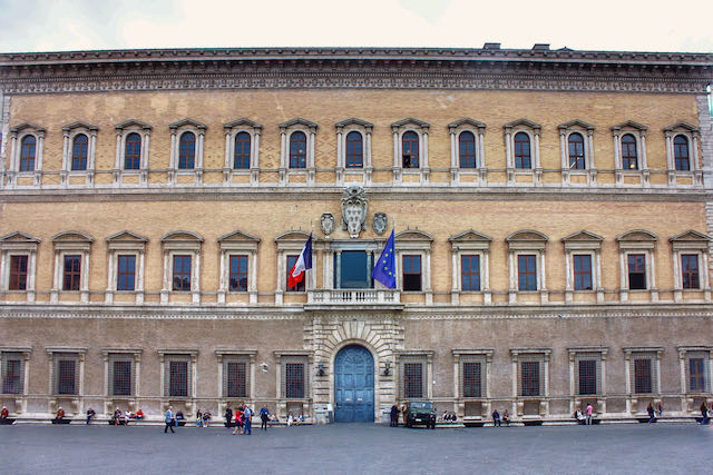palazzo farnese in rome