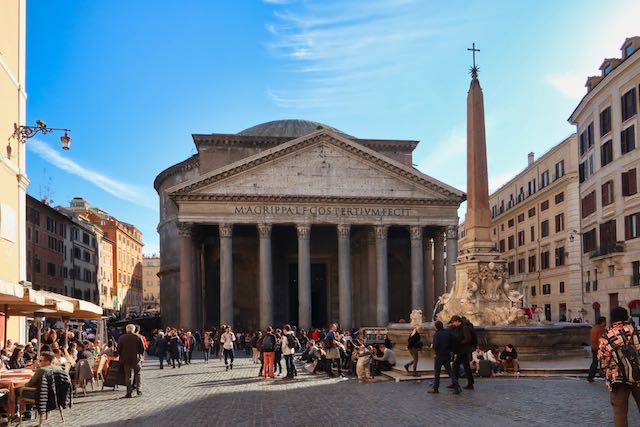 Italy's Famous Landmarks Explained - The Pantheon in Rome