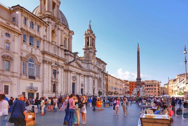 piazza navona in april