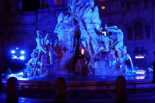 piazza navona light show at christmas in 2020